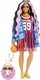 Chollo muñeca Barbie – Barbie Extra Muñeca morena articulada con look vestido baloncesto, accesorios de moda y mascota de juguete (Mattel HDJ46)